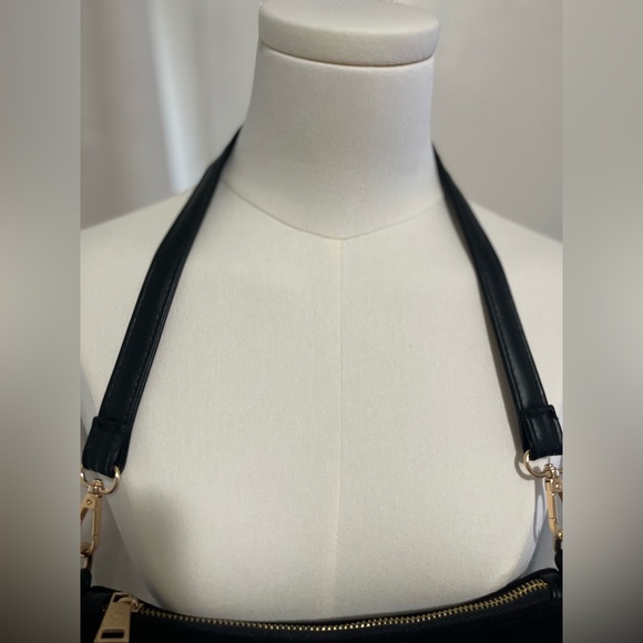 BearPaw Black and White Shoulder Bag - Picture 4 of 12